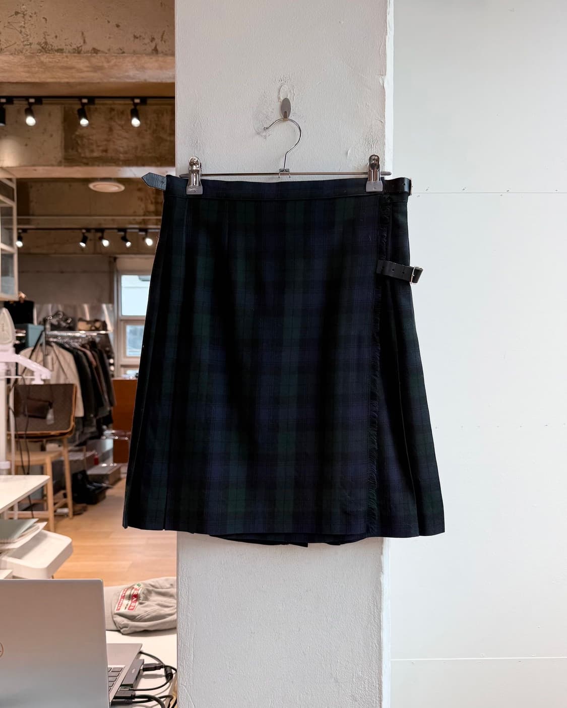 로라 애슐리 체크 버클 랩 미디스커트  상품이미지2