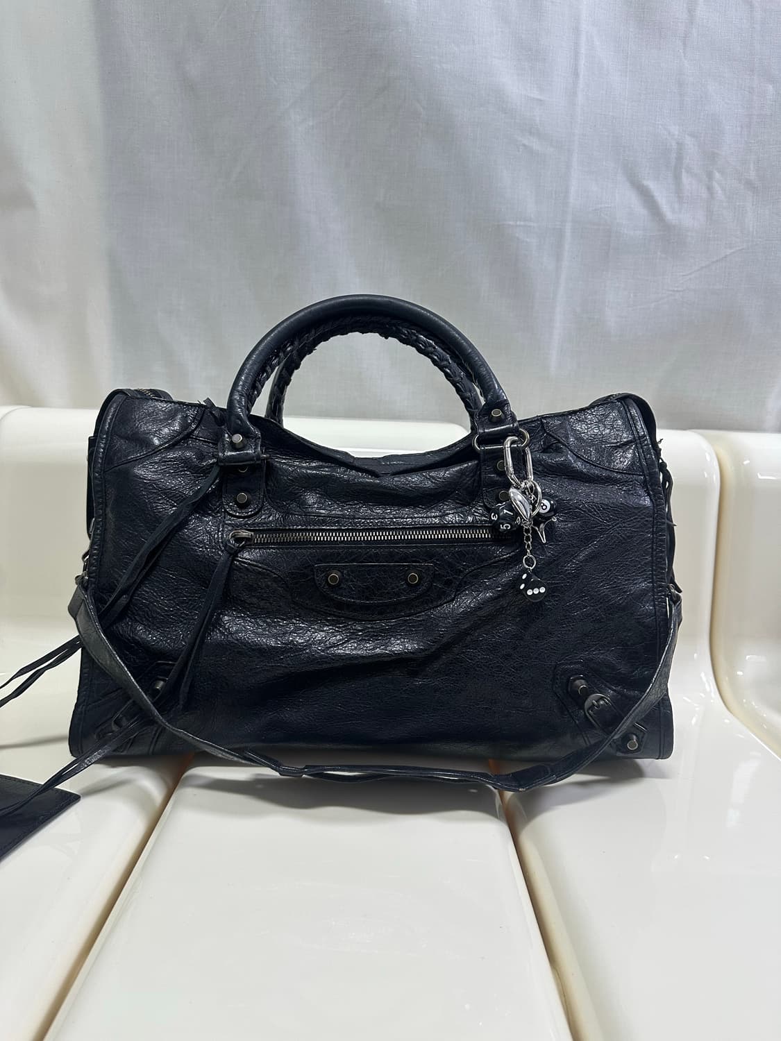 ❌거래중[A 정품] 발렌시아가 시티 모터백 미디움 블랙 상품이미지2