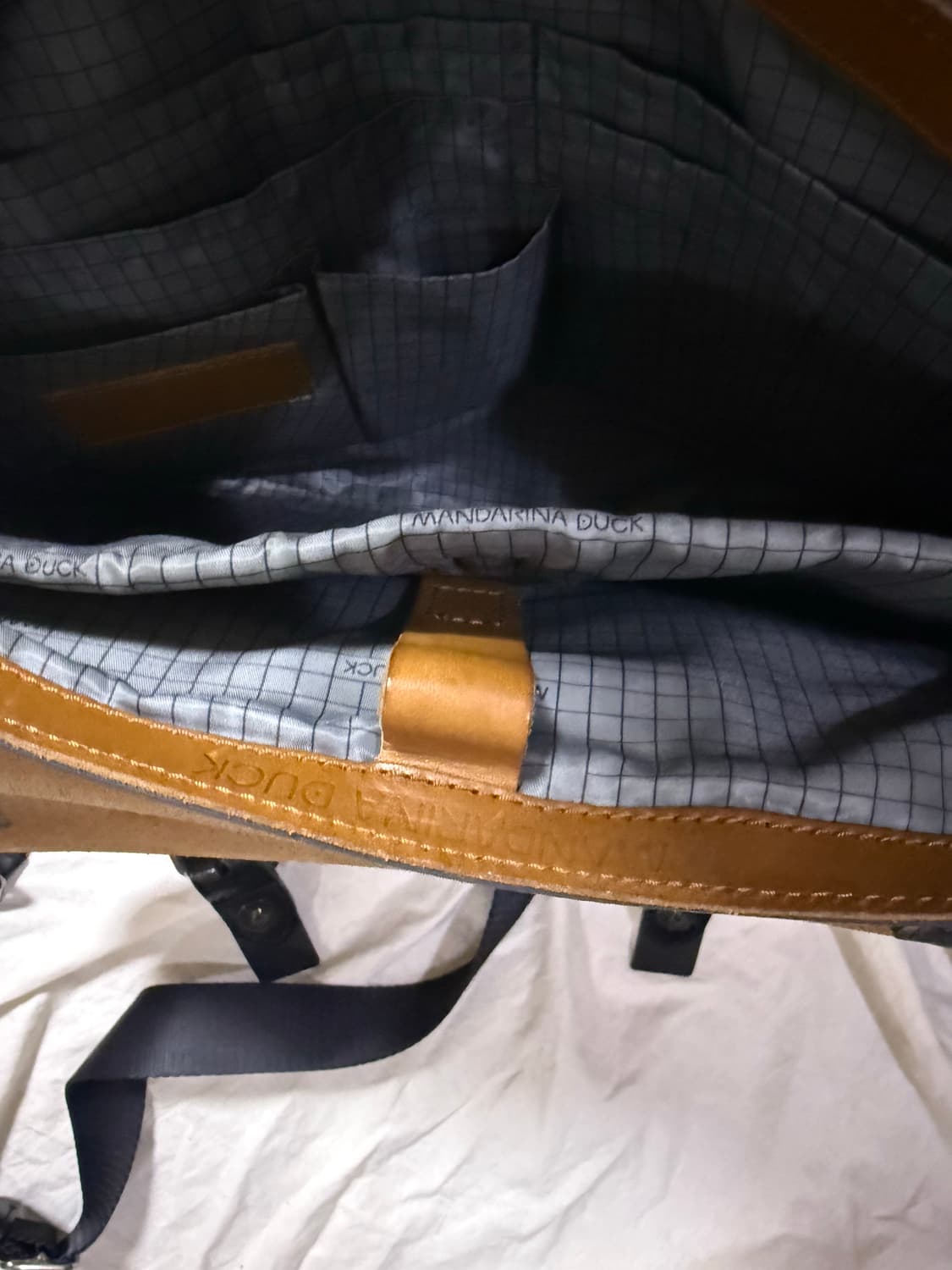 만다리나덕 사첼백  상품이미지3