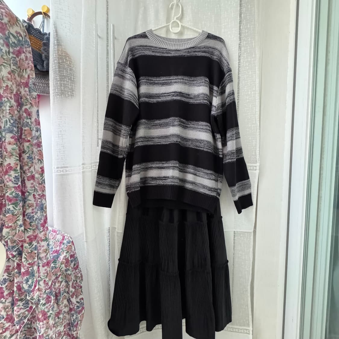 블랙 그레이 줄무늬 니트 예뻐요 상품이미지2