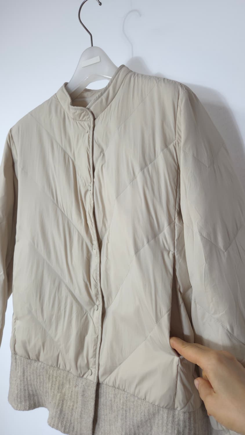 이새 2021 니트 배색 구스다운 경량 패딩  M 사이즈 상품이미지5