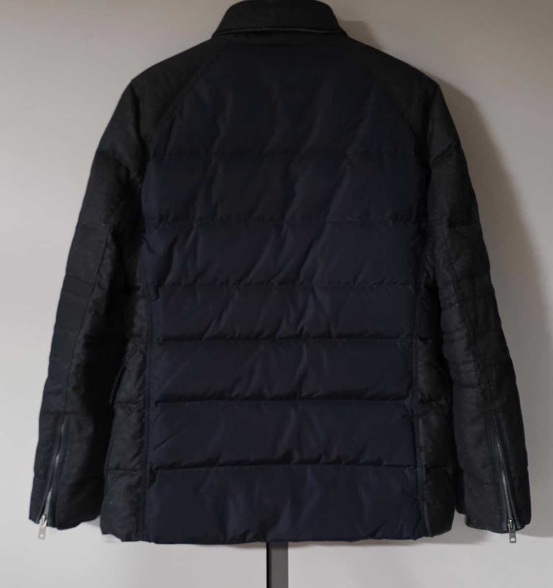 솔리드옴므 우영미 모직패딩 덕다운파카.
싸이즈 95~100. 남자 상품이미지4