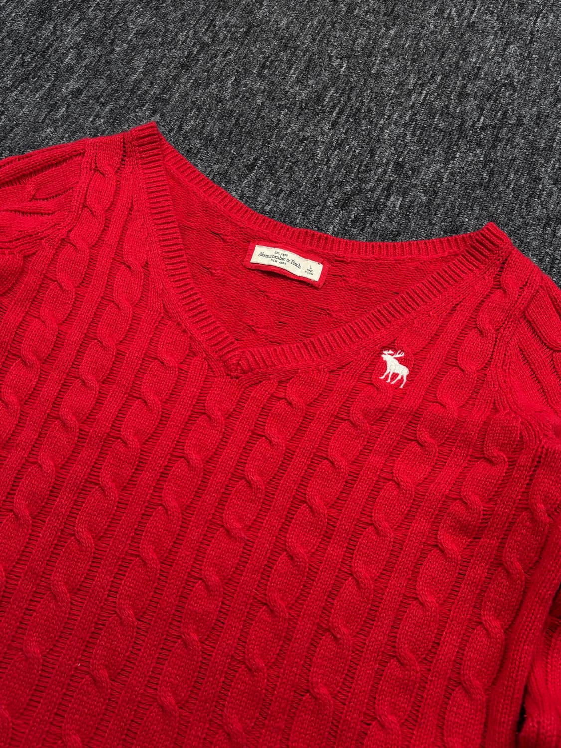 아베크롬비 레드 꽈배기 브이넥 니트 상품이미지4