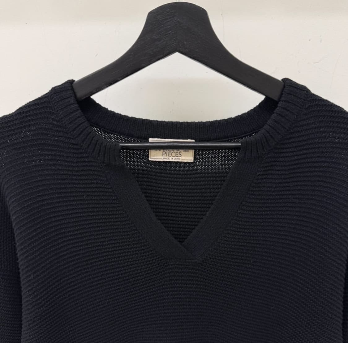 Nikki Essential Pieces v넥 니트 상품이미지2