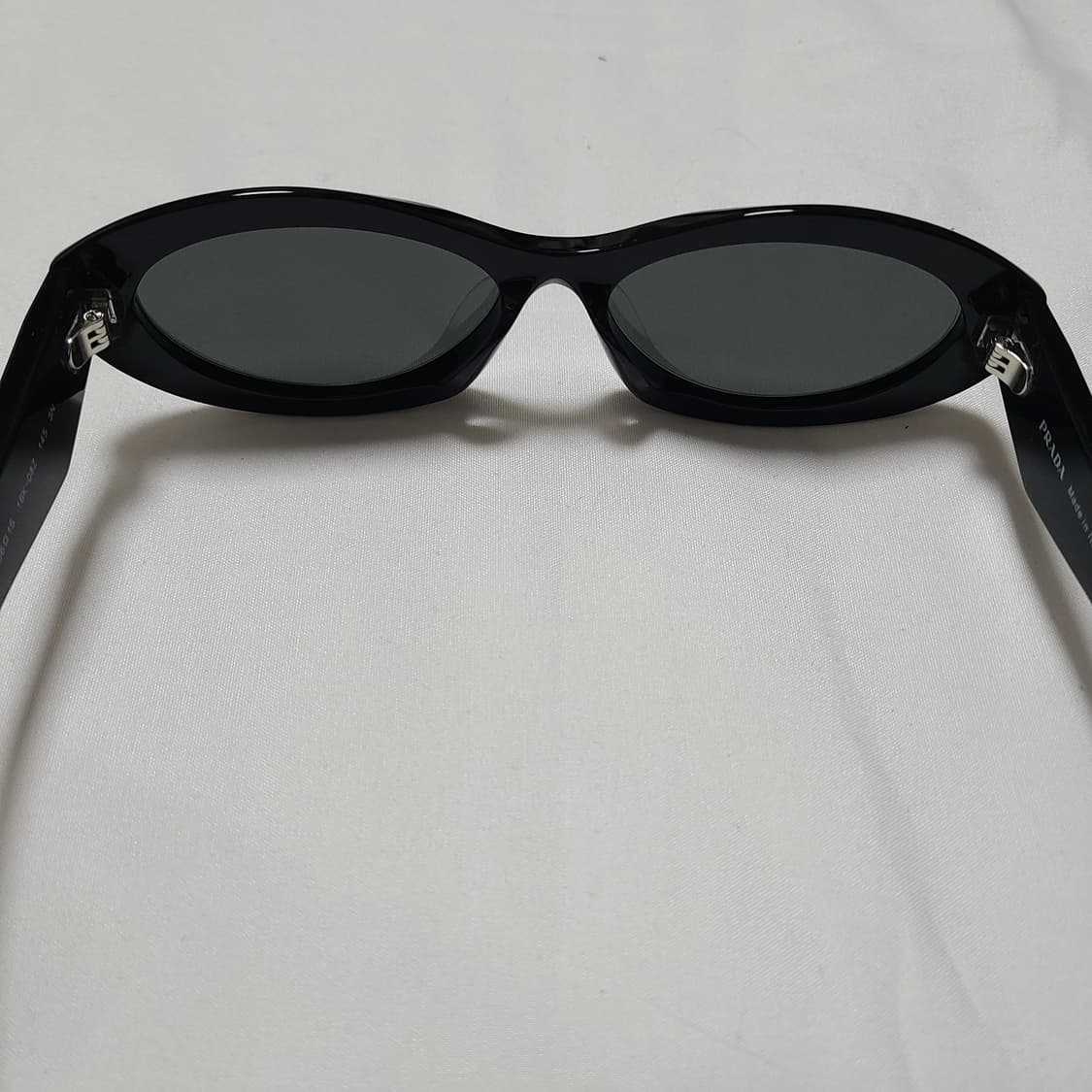 프라다 심볼 선글라스 슬레이트 그레이 렌즈 얼터너티브 핏 상품이미지7