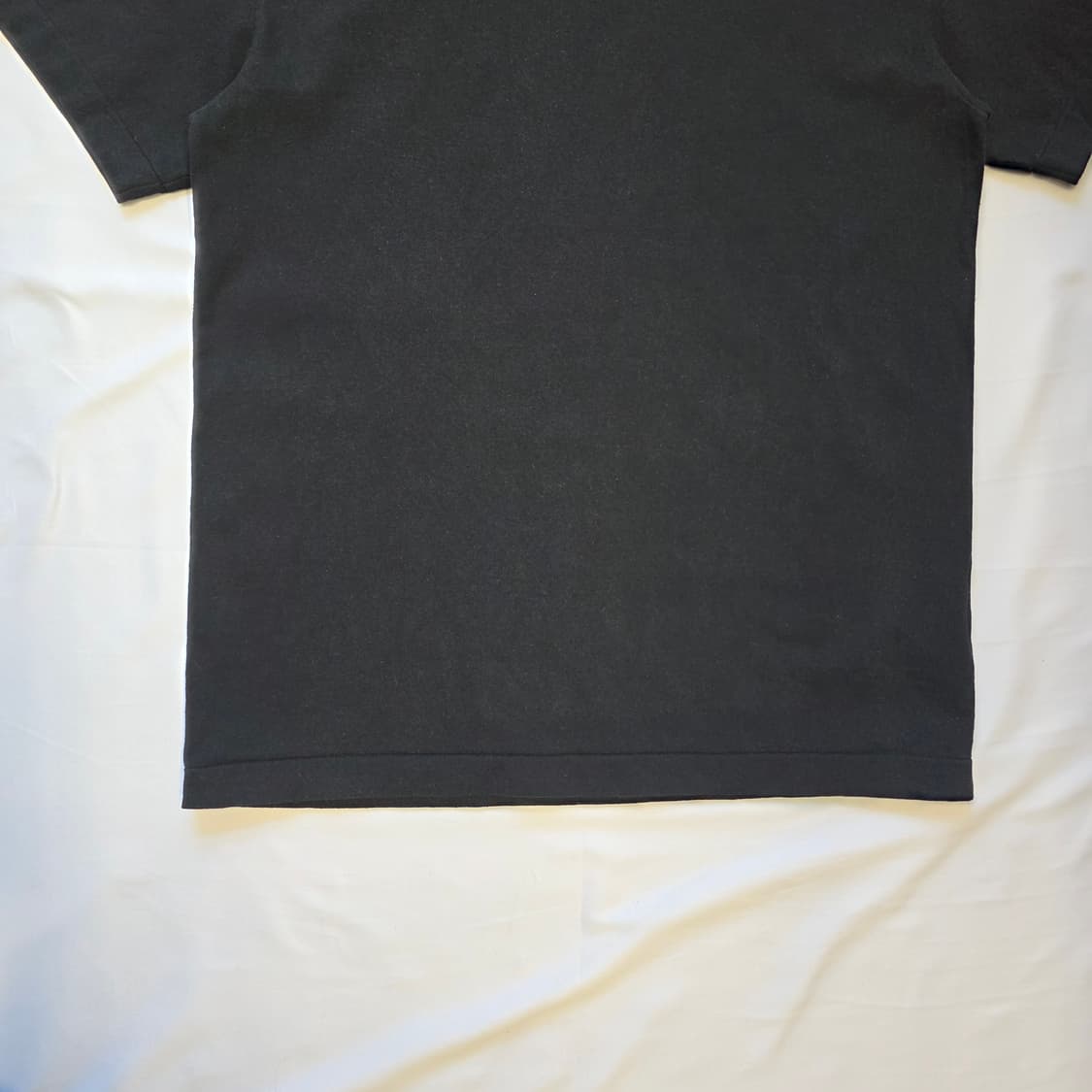 [2XL]꼼데가르송 블랙 하트 와펜 반팔 티셔츠 블랙 상품이미지3