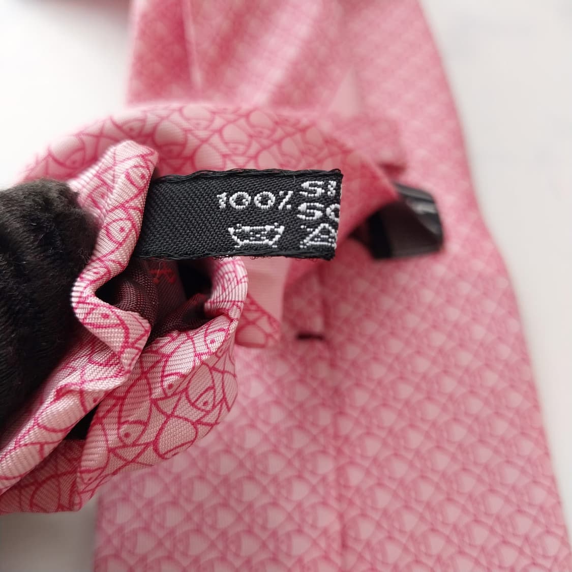 살바토레 페라가모 물고기 모티브 넥타이 9.5cm A등급 K2427
 상품이미지8