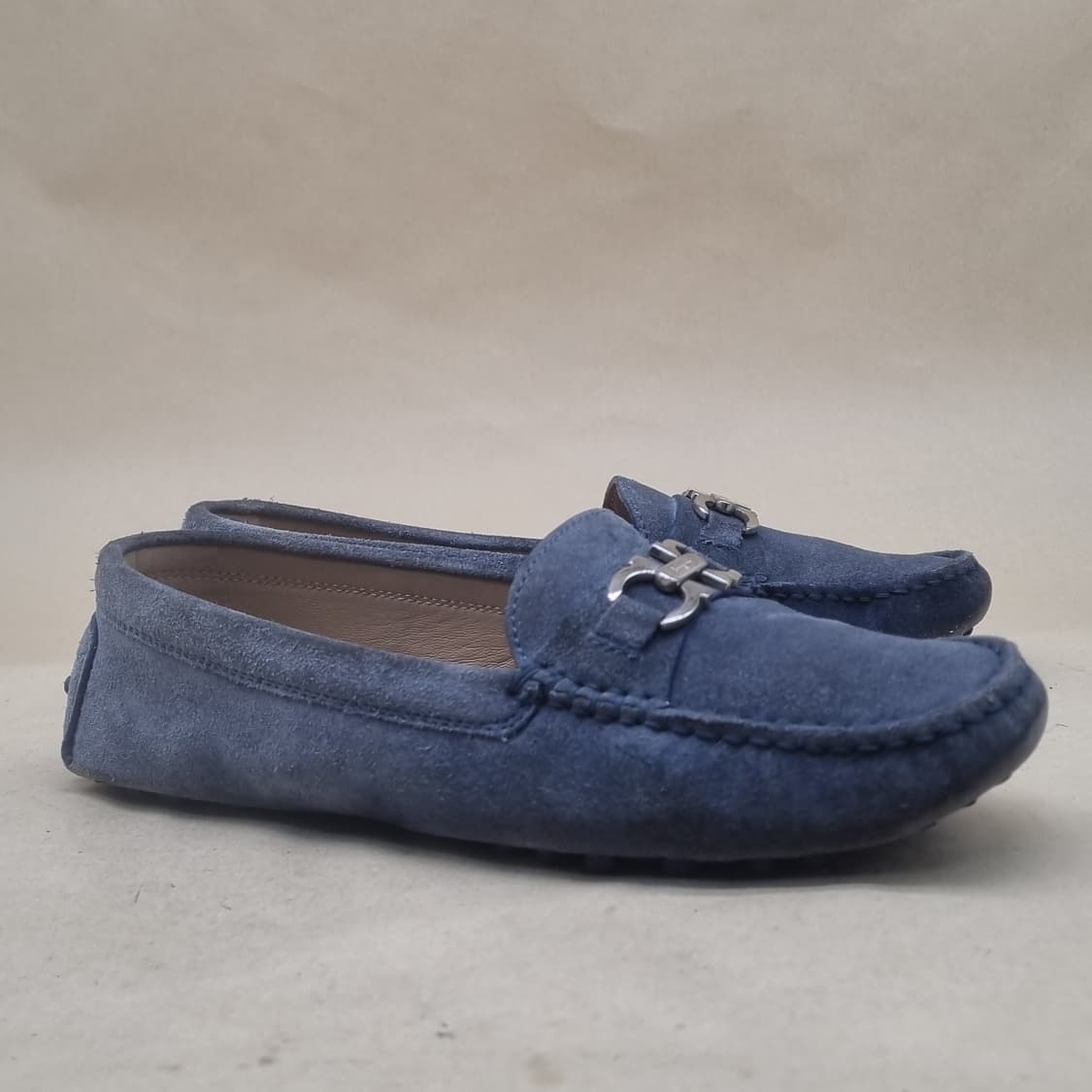 페라가모 스웨이드 여성로퍼220 상품이미지1