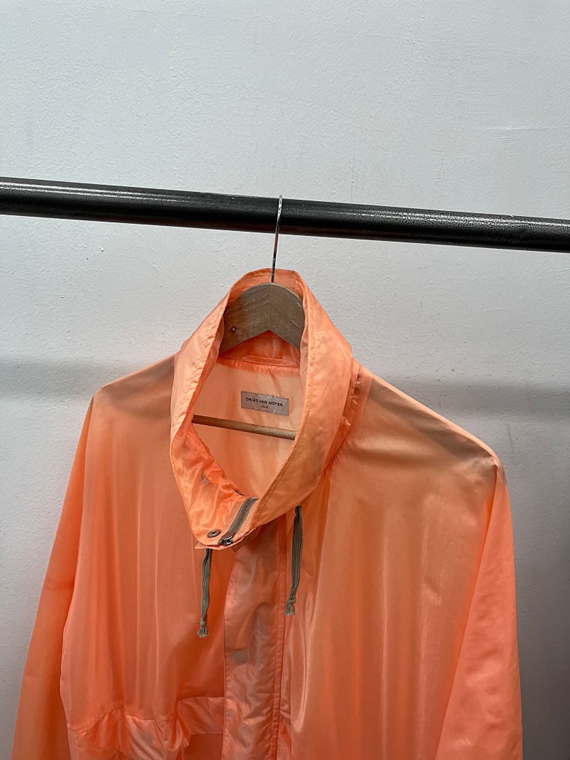 95-100) 드리스반노튼 오버 맥 레인코트 상품이미지4