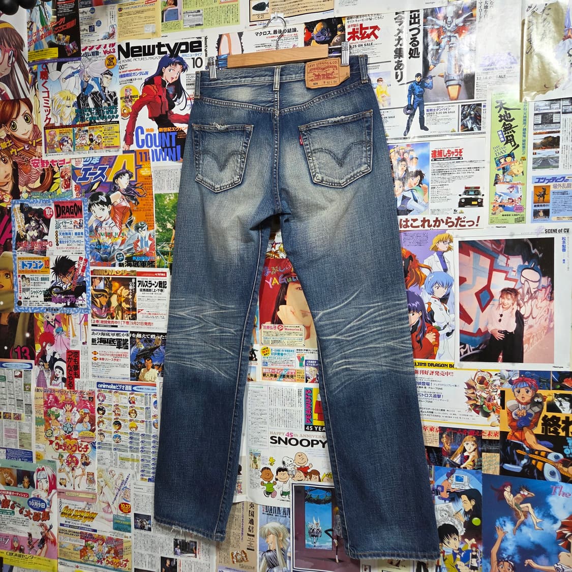 리바이스 501 중청 워싱 버튼플라이 데님 팬츠 상품이미지2