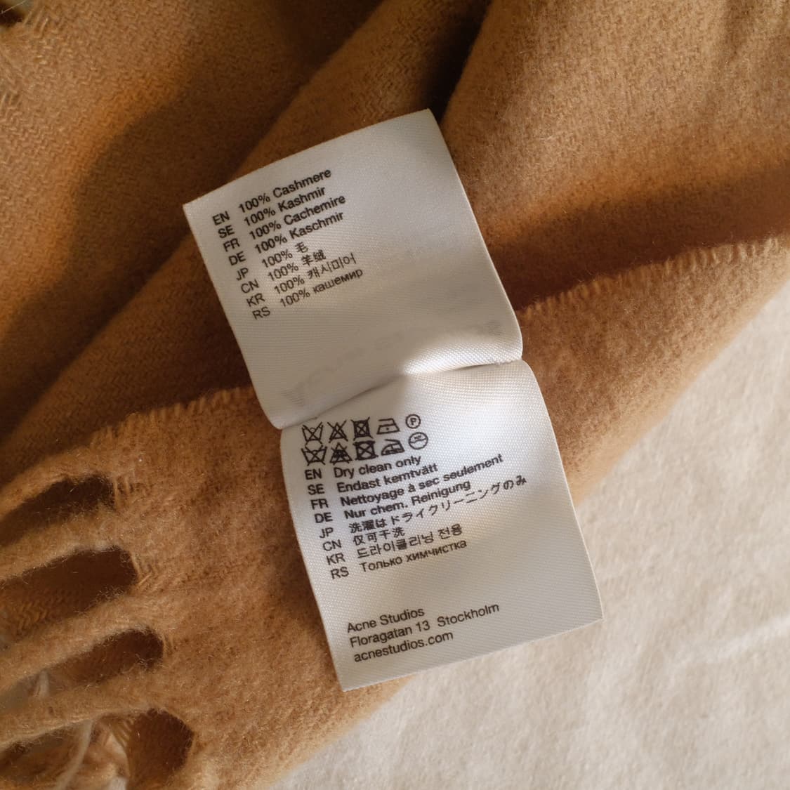 Acne Studios Cashmere Fringe Scarf 상품이미지4