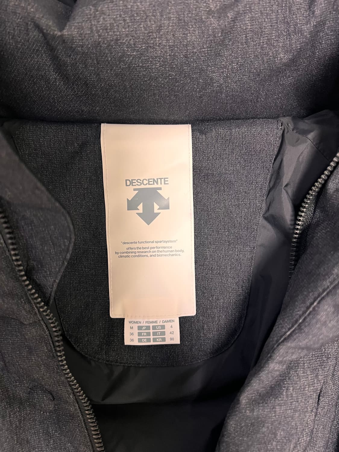 데상트 여성패딩  상품이미지2