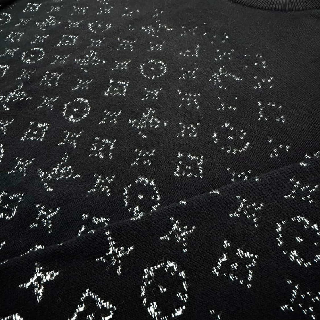 { L } 루이비통 그라데이션 니트 상품이미지2