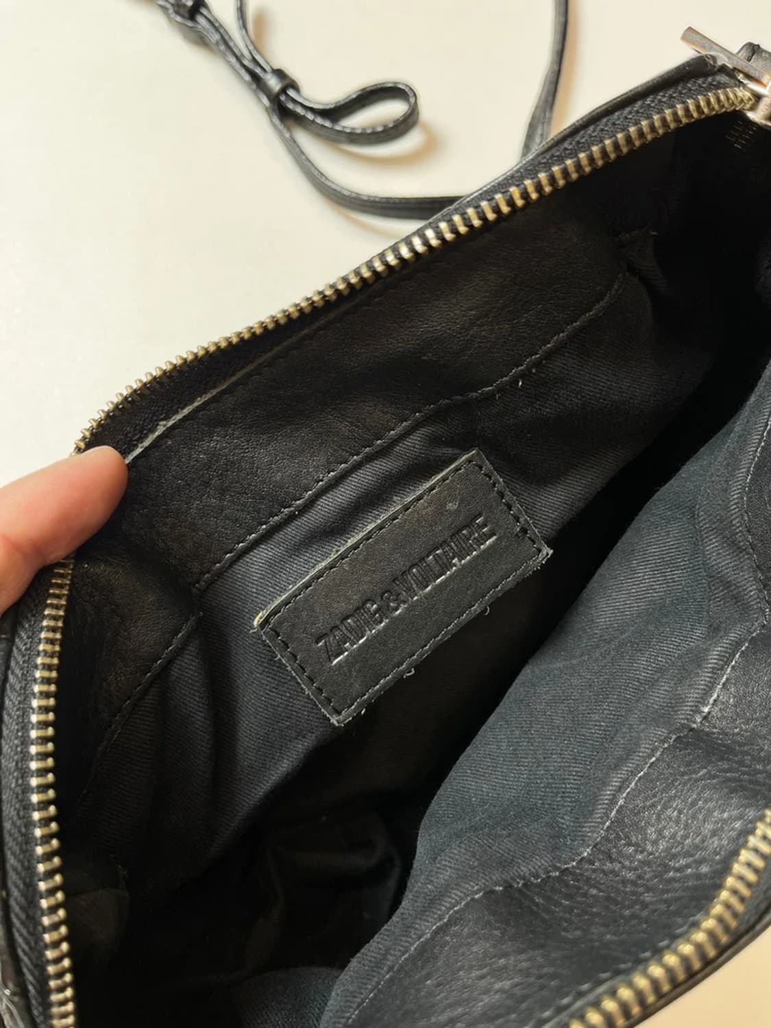 자딕앤볼테르 Y2K 그레인 가죽 써니 미니 숄더백 Q1414 상품이미지9