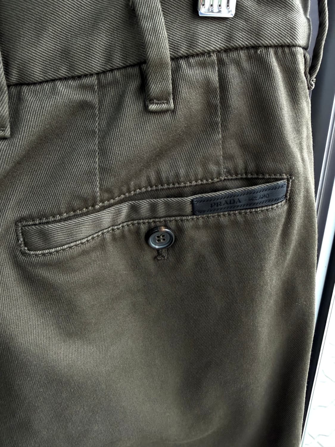 30/ 프라다 가먼트다이드 치노 팬츠 상품이미지9