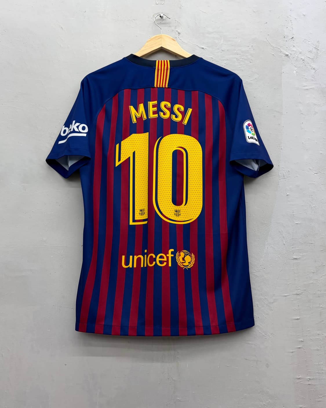 나이키 18-19 FC 바르셀로나 홈 리그.ver No.10 리오넬 메시 상품이미지1