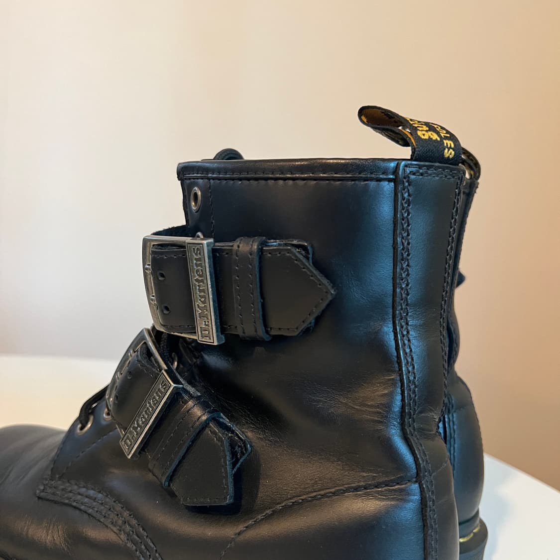 닥터마틴 1460 8홀 클래식 풀업 버클 부츠 상품이미지4