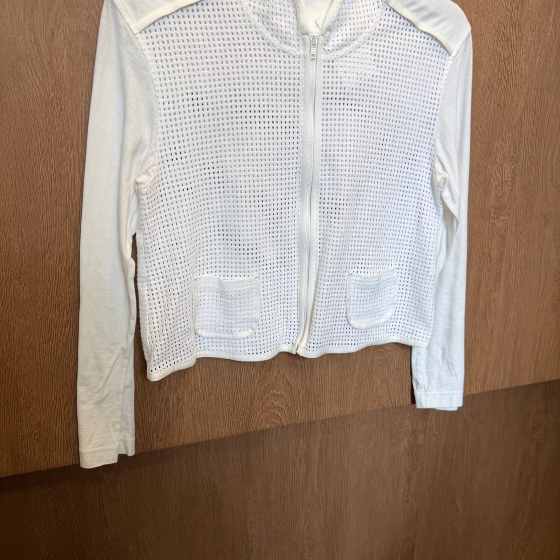 빈티지 메쉬 크롭 후드 집업 더블 포켓 디테일 레귤러핏 화이트 상품이미지4