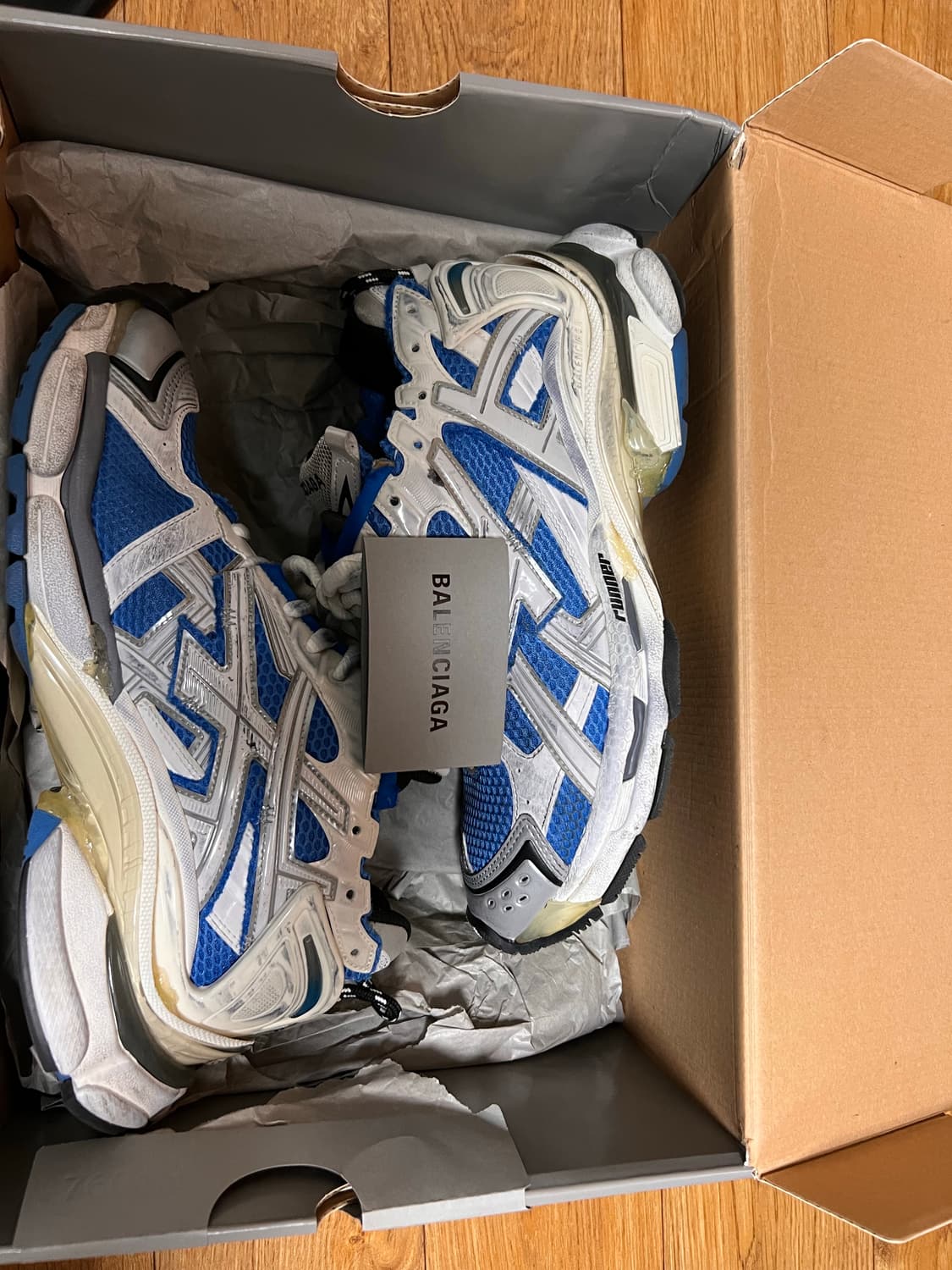 발렌시아가 뉴러너 42사이즈 상품이미지1