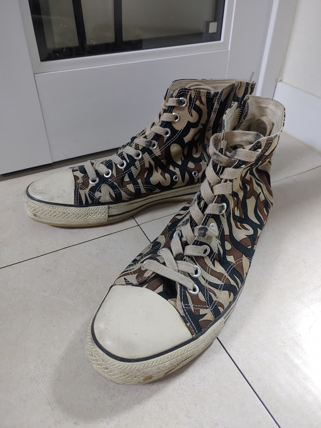 넘버나인 2004aw 트라이벌 카모 스니커즈 상품이미지1