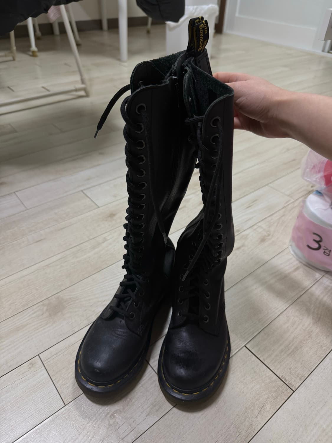 닥터마틴 20홀 UK3 상품이미지1