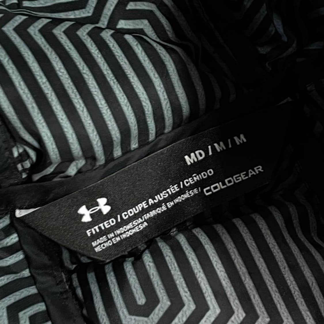 95 언더아머 유광 경량패딩  상품이미지4