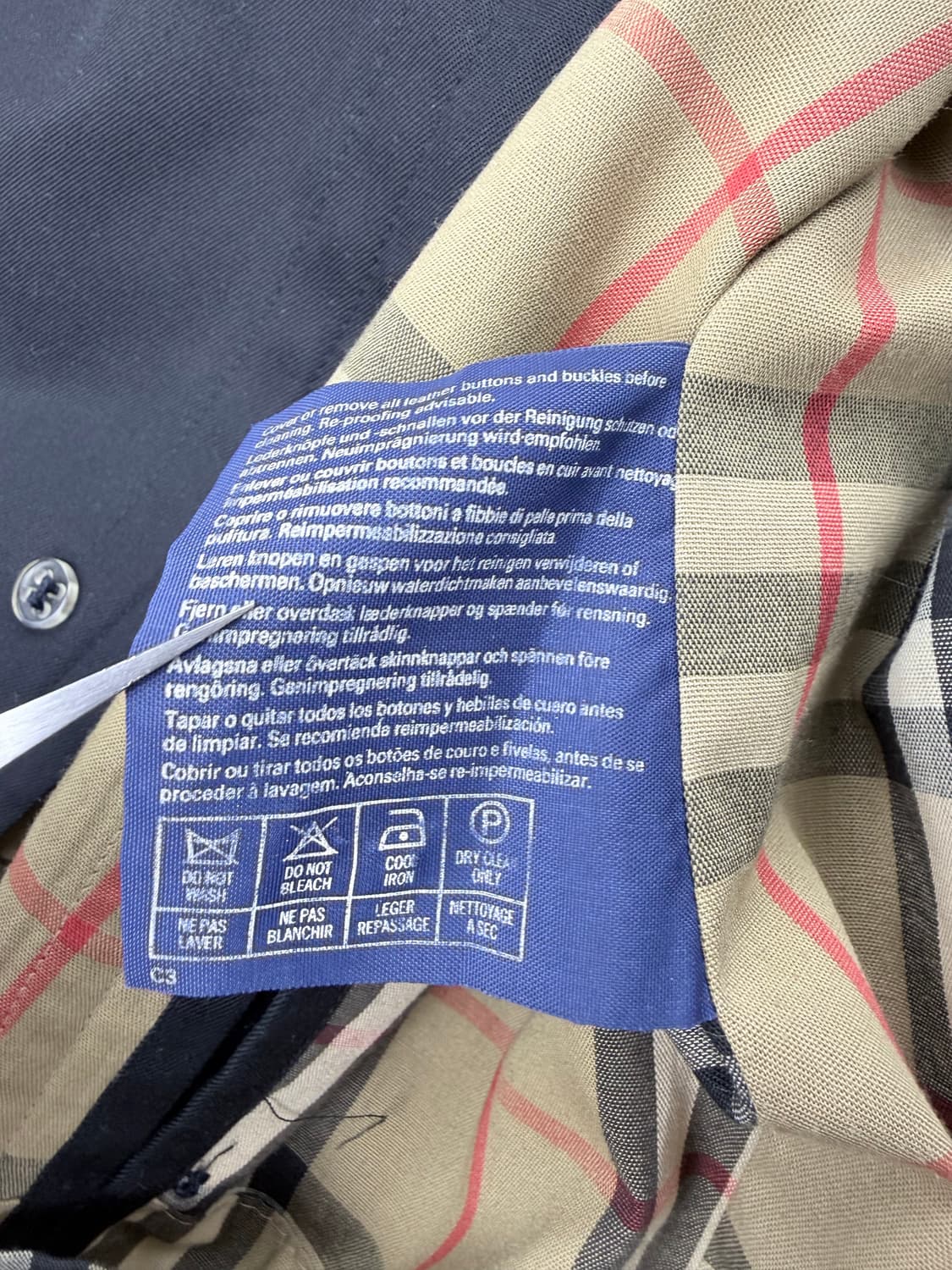 00s 버버리 블랙 트렌치코트 상품이미지8