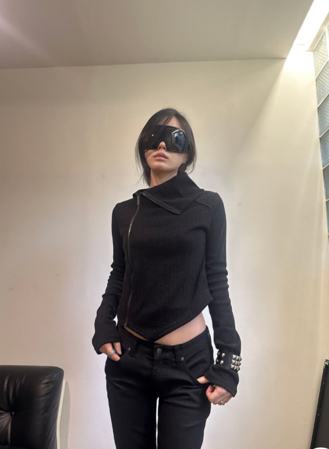 이너뮤트 하이넥 언발란스 집업 상품이미지1