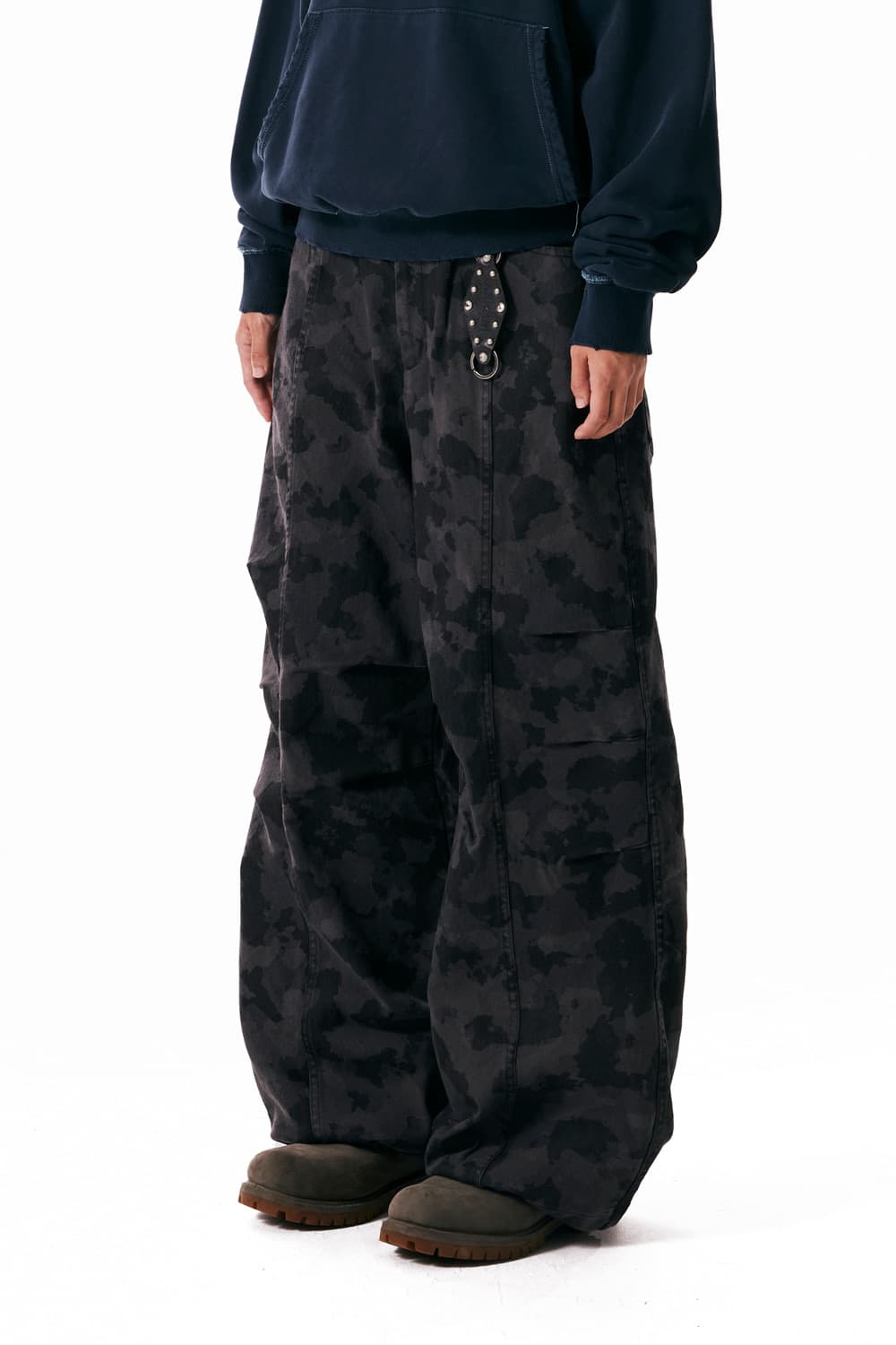 Aakam Knee Pin-tuck Camouflage Twill Pan 상품이미지1