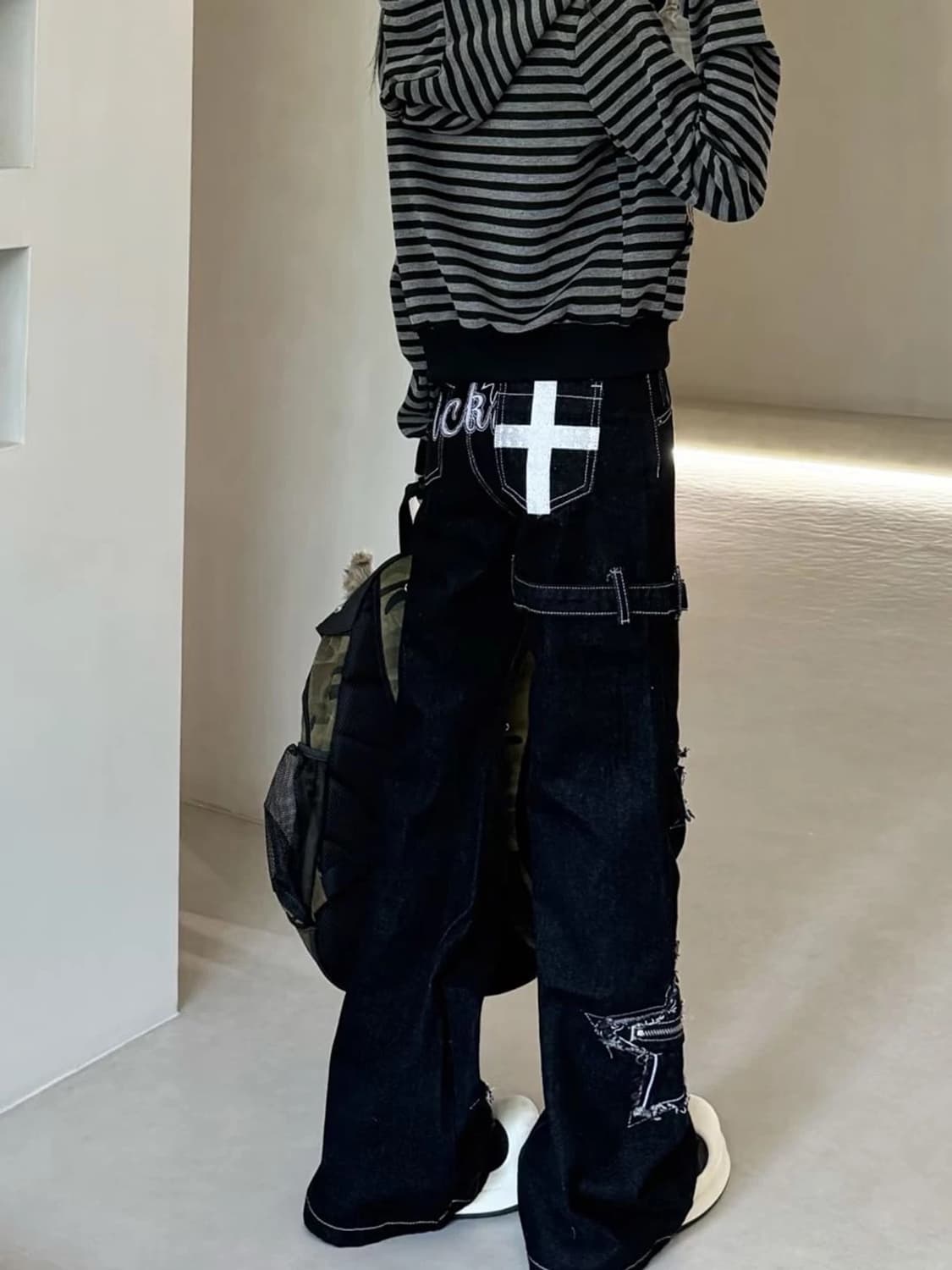 스타 패치 크로스 데님 팬츠  상품이미지2