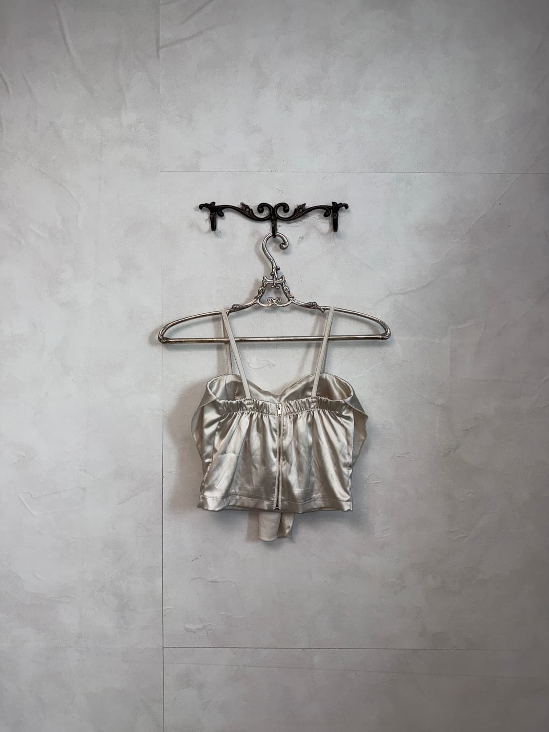 Ivory satin ribbon crop sleeveless  상품이미지6