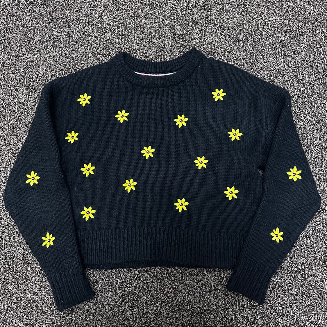 타미힐피거 여성 꽃무늬 크롭 니트 신장 164 상품이미지1