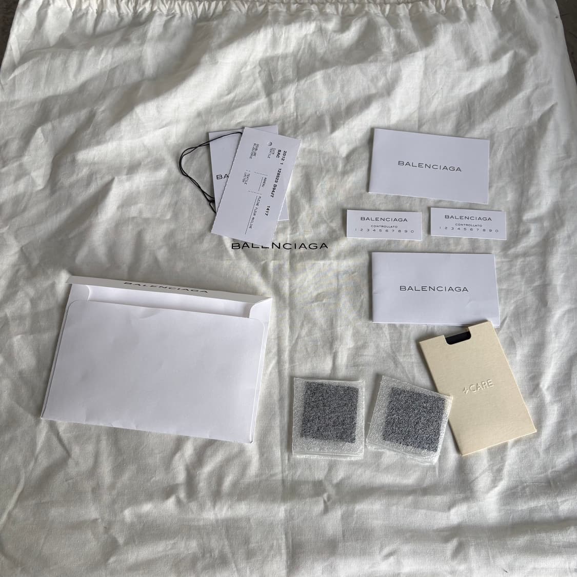 발렌시아가 클래식 퍼스트 모터백 블랙 상품이미지5