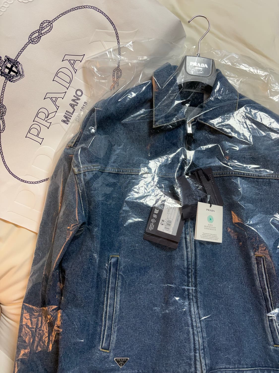 프라다 신상품 데님 블루종 사이즈 L 상품이미지1