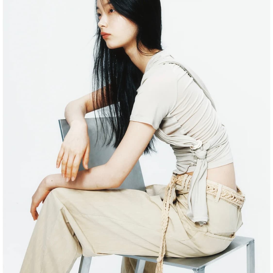 Hyein Seo 혜인서 Tied Asymmetric T-shirt 상품이미지2