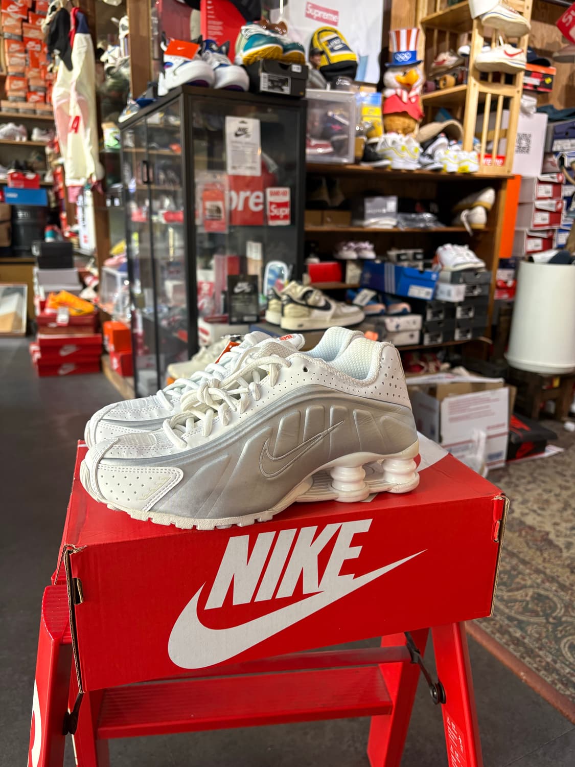 (W) 나이키 샥스 R4 화이트 메탈릭 실버 상품이미지1