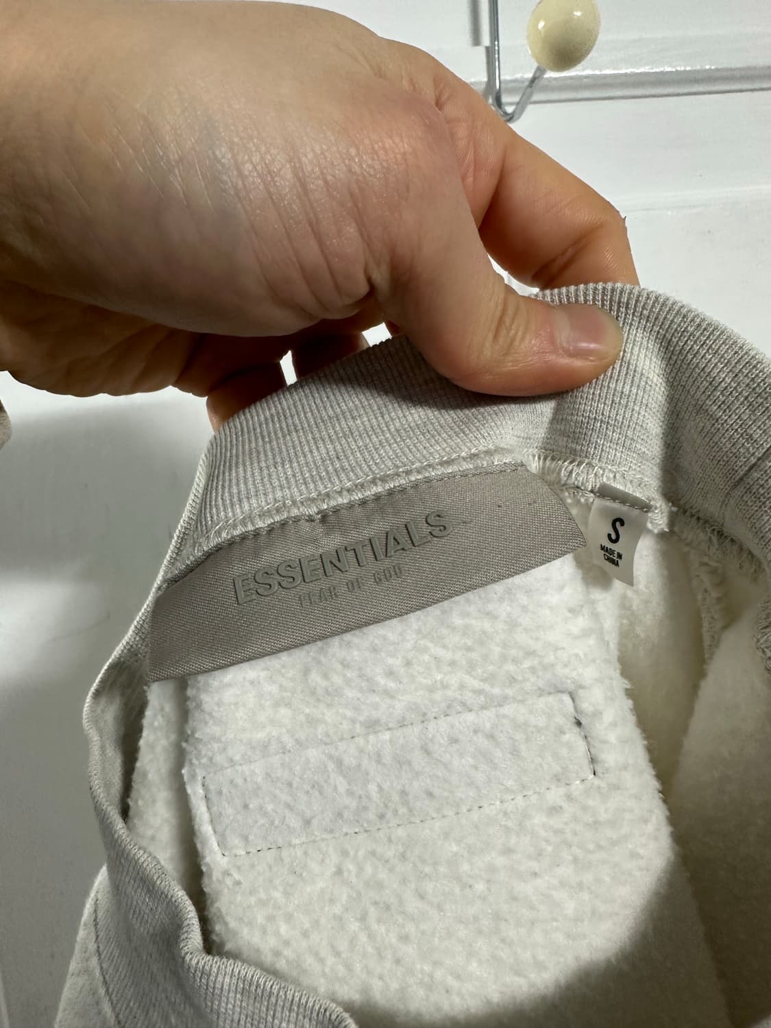 에센셜 피어오브갓 맨투맨 상품이미지3