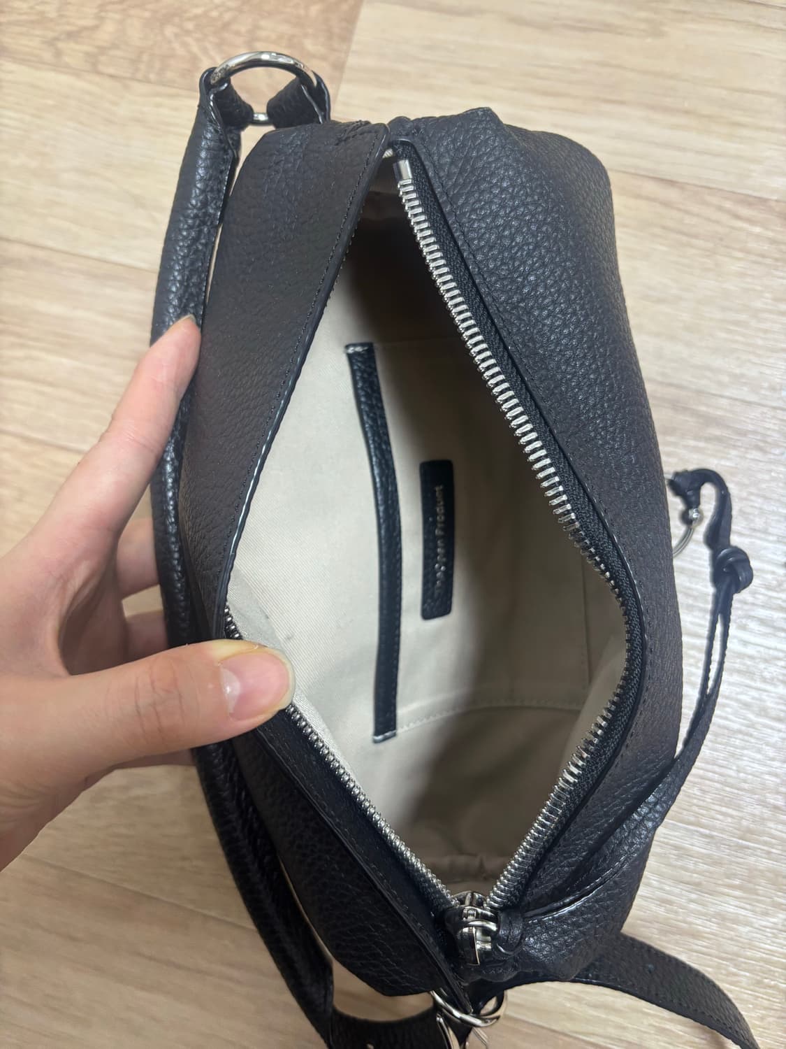Open yy 오픈와이와이 필로우백 블랙 상품이미지4