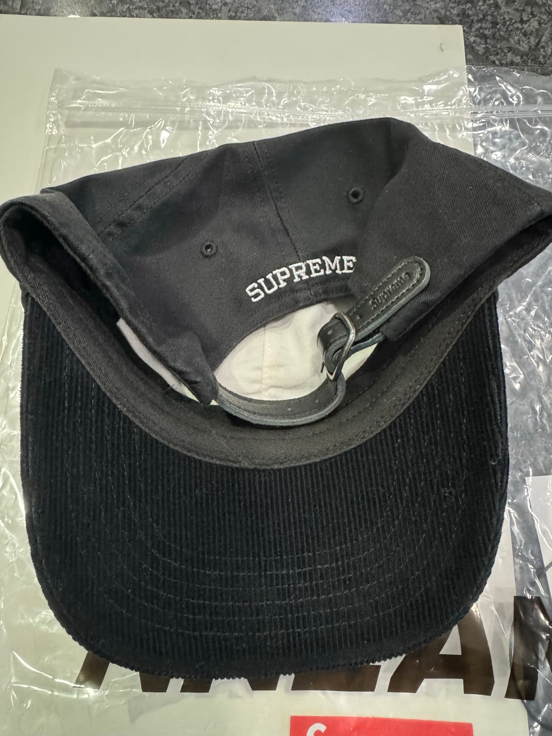 슈프림 S로고 6패널 볼캡 모자 24ss 투톤 블랙 상품이미지3