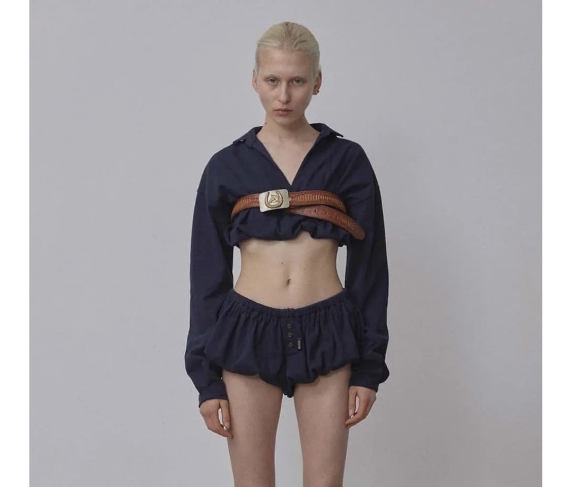 스컬프터 크롭 맨투맨 상품이미지1