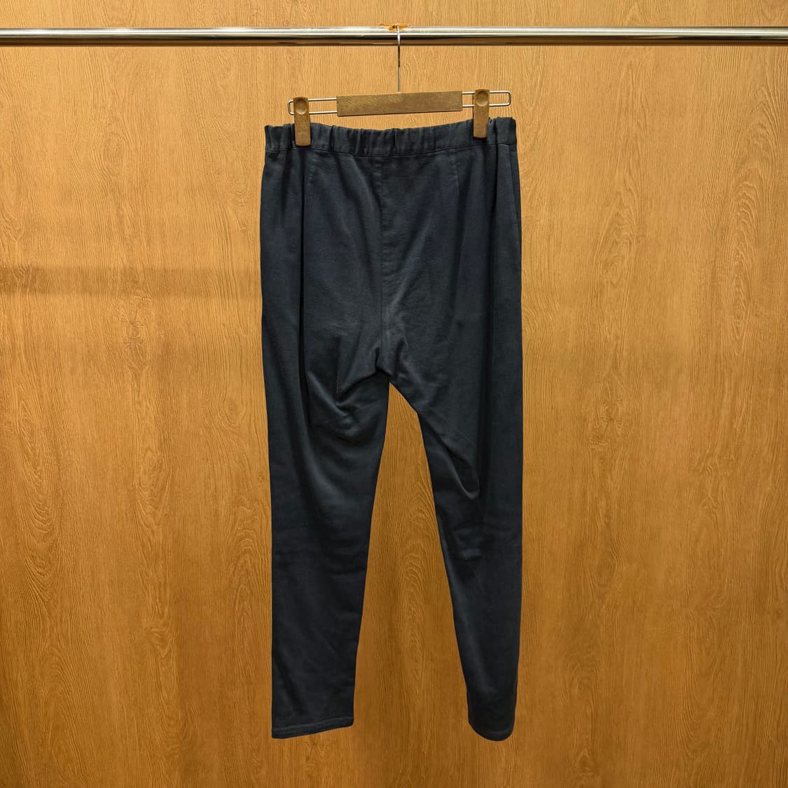 이세이미야케 플랜테이션 팬츠 밴딩 웨이스트 사이드 지퍼 슬림핏 딥 네이비 상품이미지3