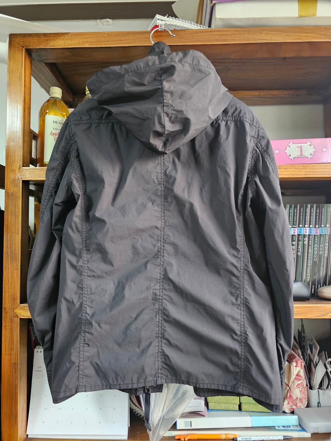 후드랑 자켓 2가지로 연출 가능한 씨피컴퍼니 블랙 자켓 팔아요 cp컴퍼니 상품이미지8