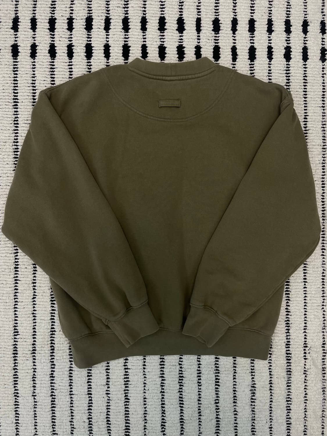 콜럼비아(columbia) 오버핏 맨투맨 카키 상품이미지8