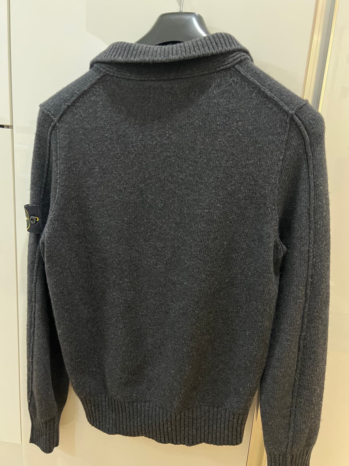 스톤아일랜드 차콜 반집업니트 95-100 상품이미지2