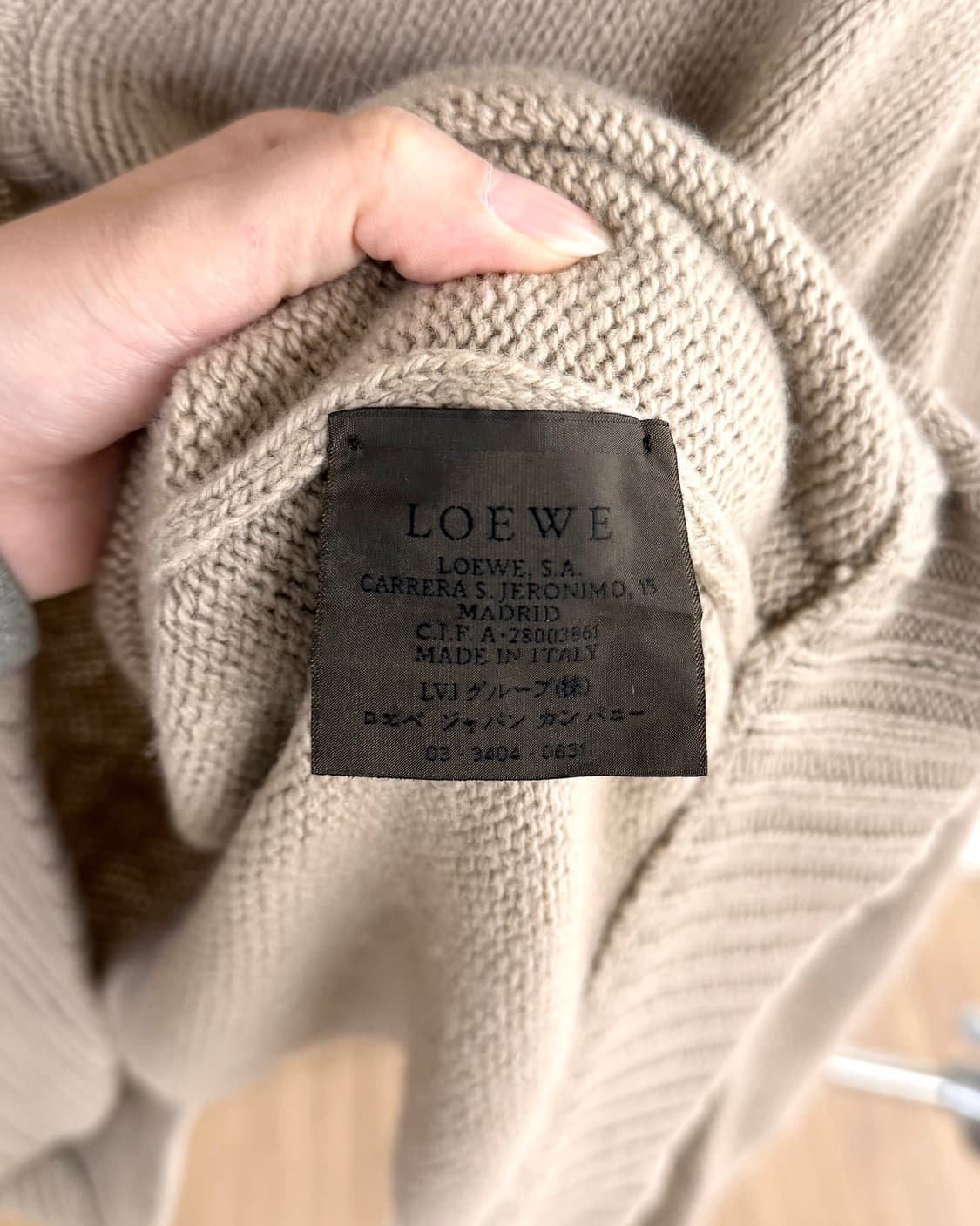 로에베 베이지 타이 백 캐시미어 가디건 상품이미지8
