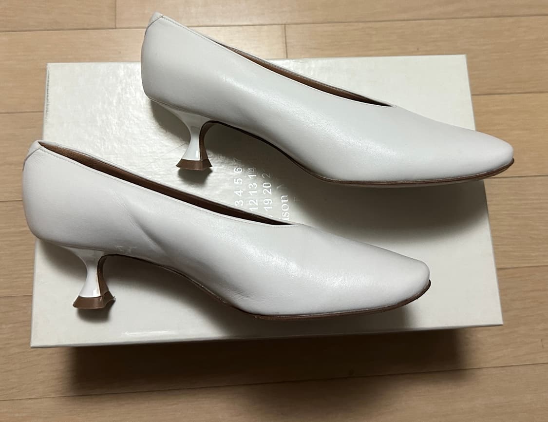 메종 마르지엘라 화이트 양가죽 낮은굽 힐 구두 상품이미지2