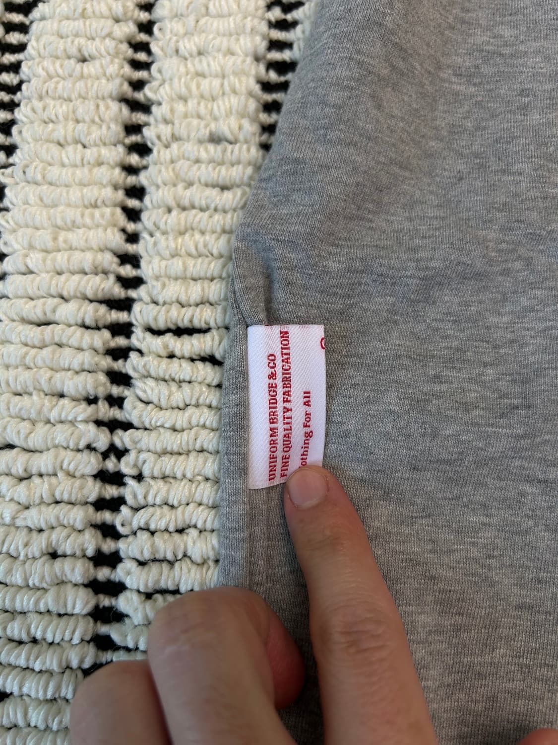 유니폼브릿지 그레이 티셔츠 상품이미지3