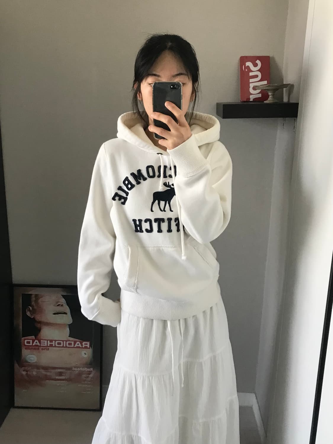 아베크롬비 중앙 자수 로고 화이트 후드티 상품이미지2