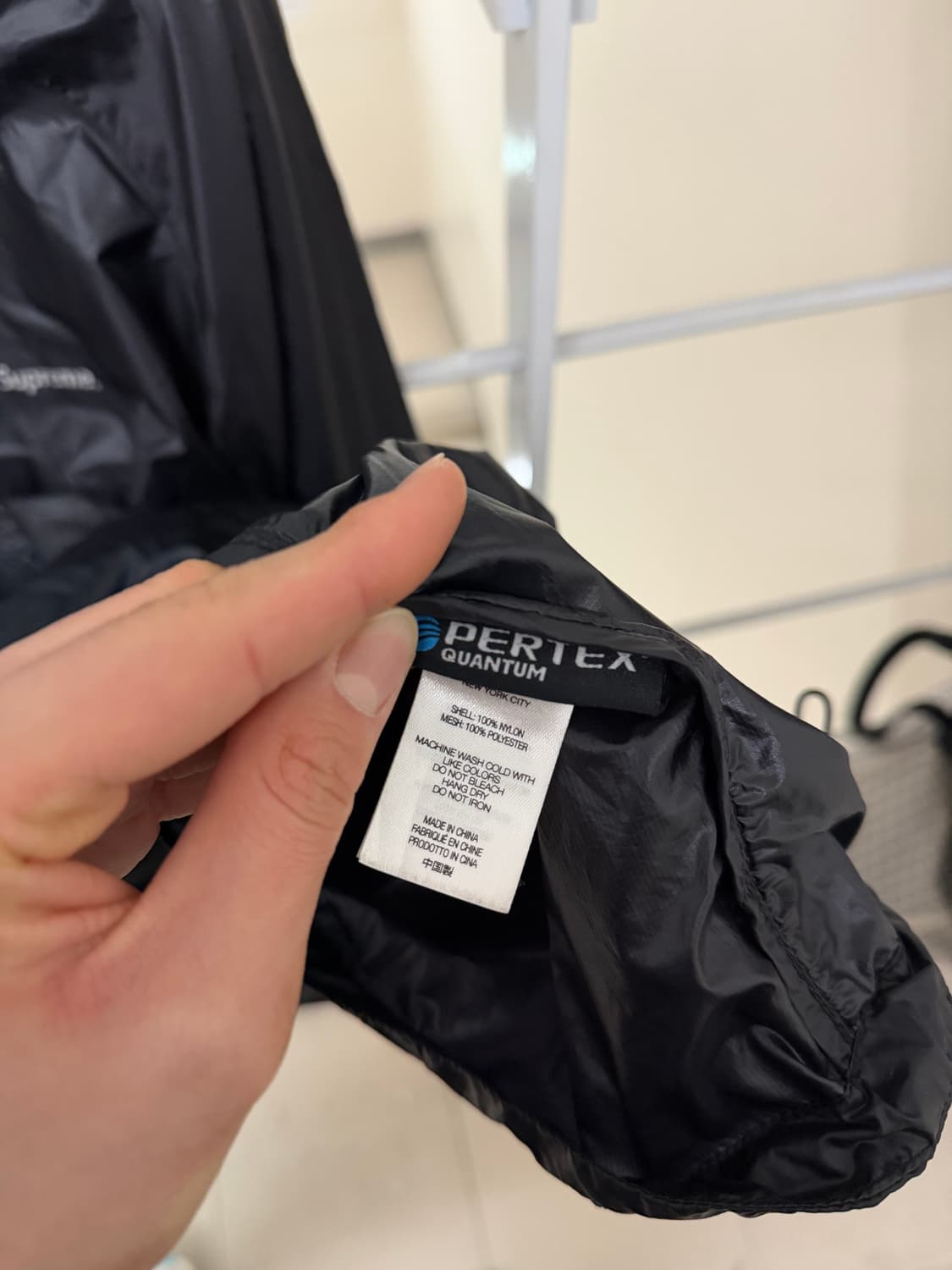 슈프림 x퍼텍스 [민트급 새상품.정품] (시세 50만) 바람막이 자켓 L 상품이미지9