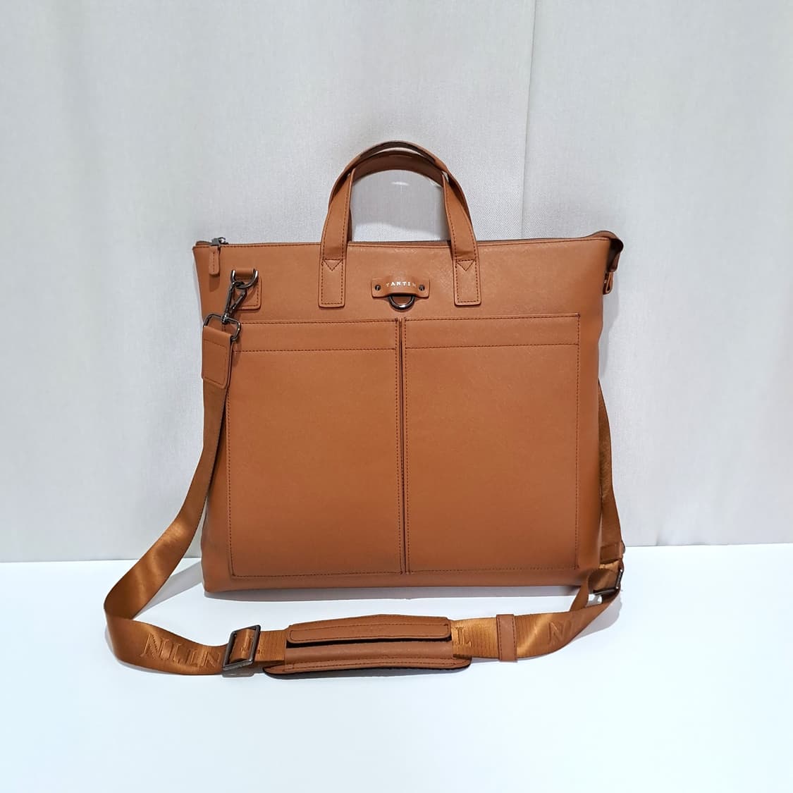 (택포) 탄틴 가죽 토트백 T21355 헬맷백 탄 B503 상품이미지1